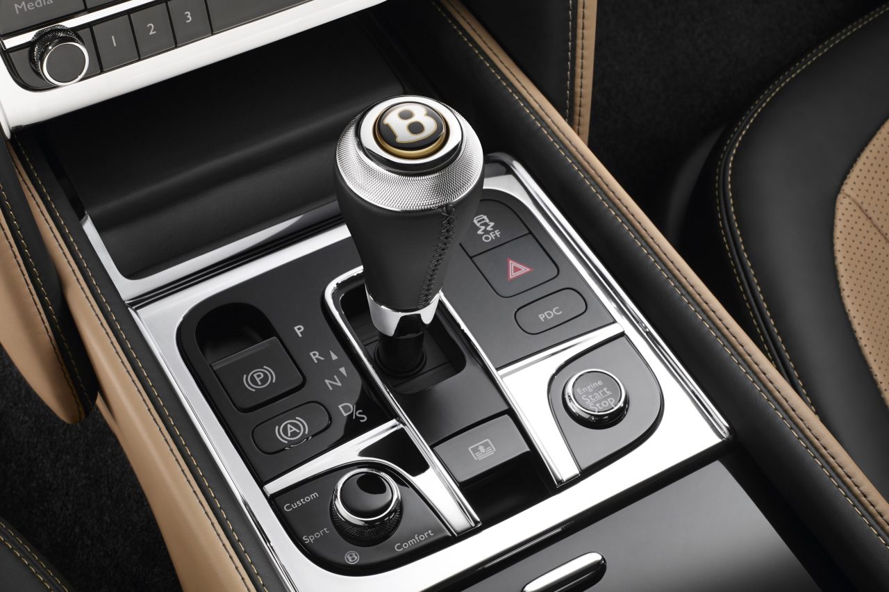 Bentley GearshiftButtonInSitu NewBadge Sml