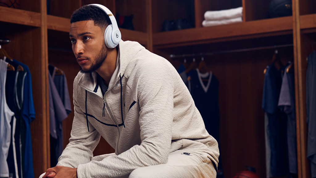 MADEDEFIANT_BENSIMMONS_ LOCKER_ROOM_0039