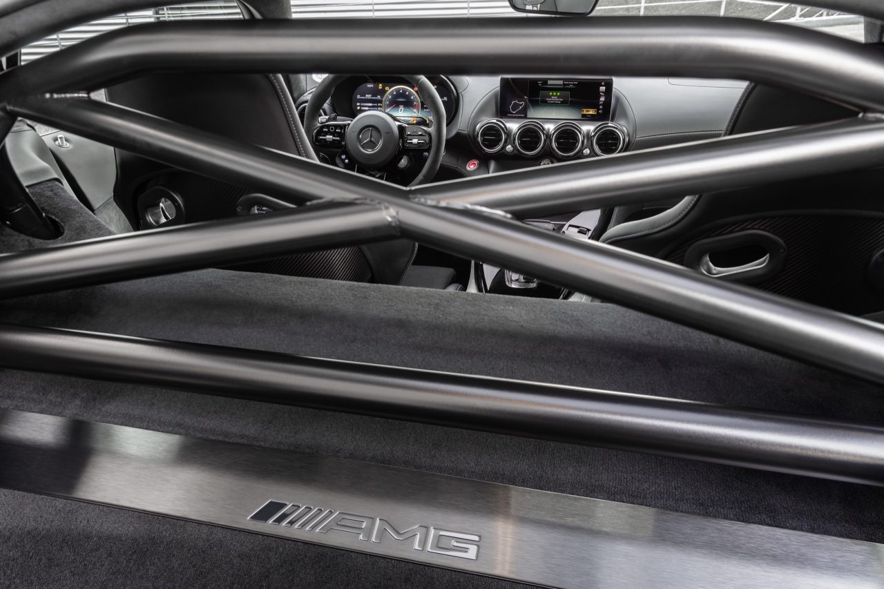 Der neue Mercedes-AMG GT und AMG GT R PRO: Nachgeschärft und noch agilerThe new Mercedes-AMG GT and AMG GT R PRO: Further honed and even more agile
