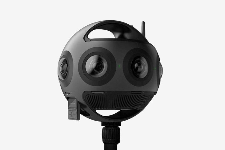 Insta360-Titan-11K-VR-Camera-0-Hero (1)