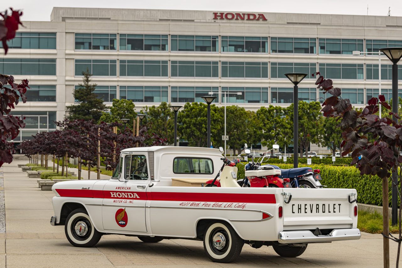 09_American_Honda_60th_Anniversary_Chevy_Delivery_Truck