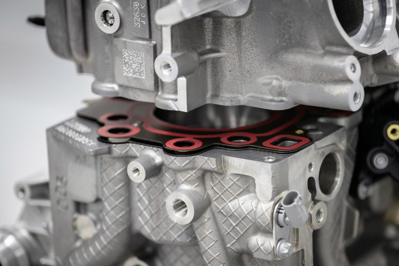 81bcae20-mercedes-amg-a45-engine-22