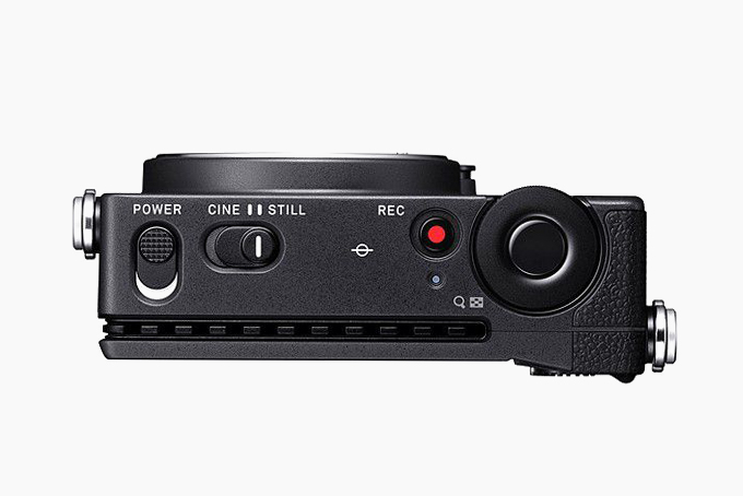 Sigma-fp-Mirrorless-Camera-3
