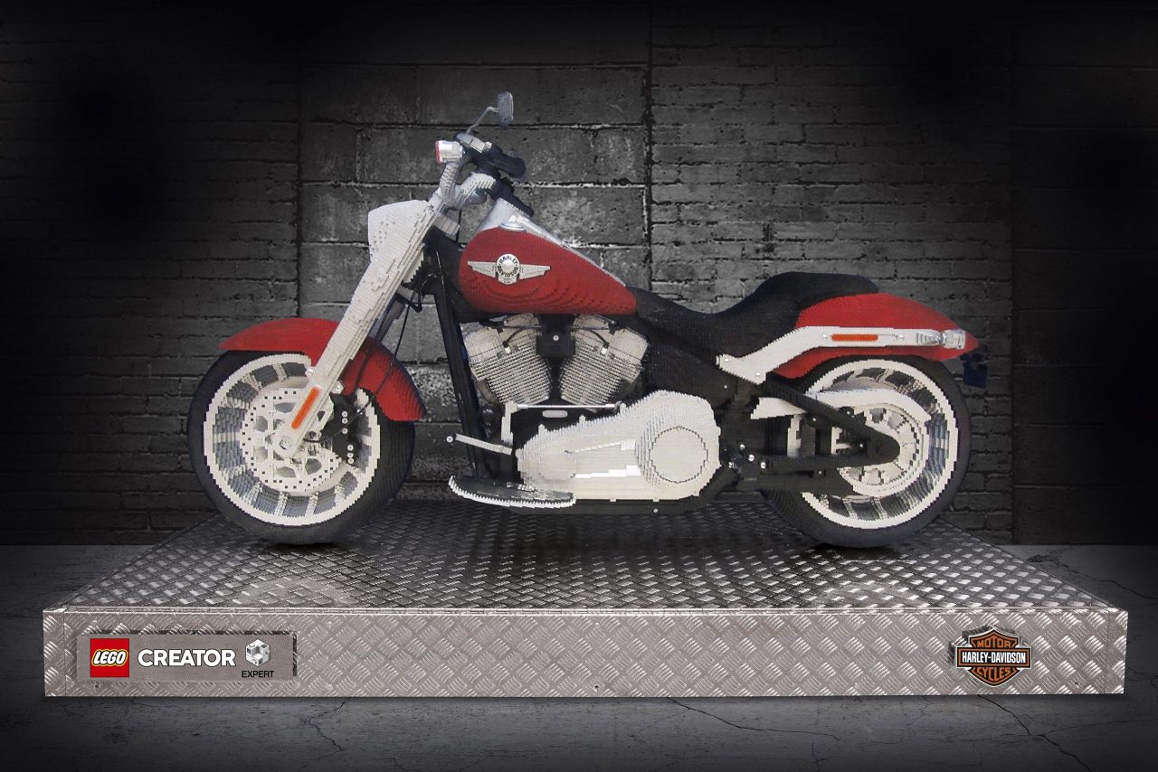 Web_Harley-Davidson_life-size_1