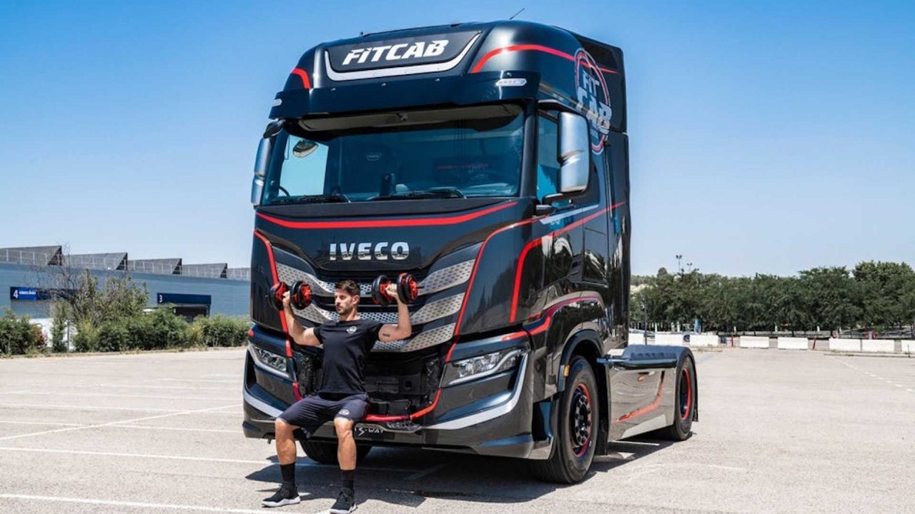iveco-s-new-semi-is-a-rolling-home-gym-for-on-the-go-fitness (2)