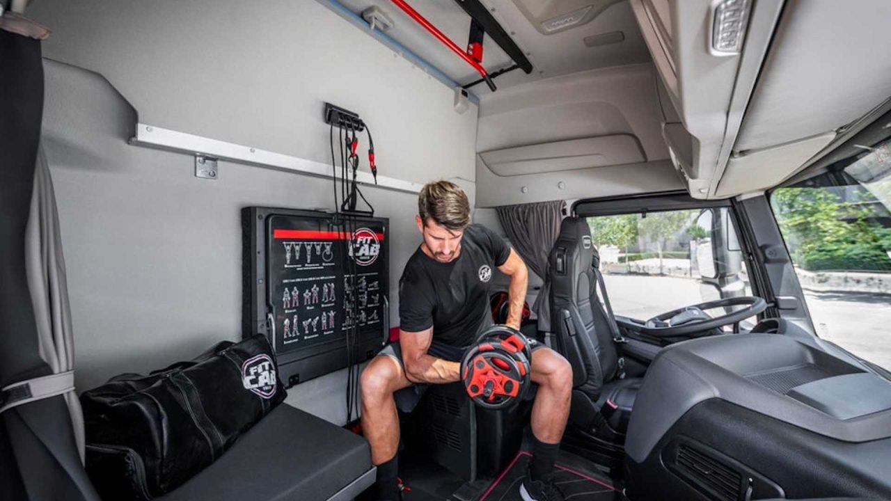 iveco-s-new-semi-is-a-rolling-home-gym-for-on-the-go-fitness (5)