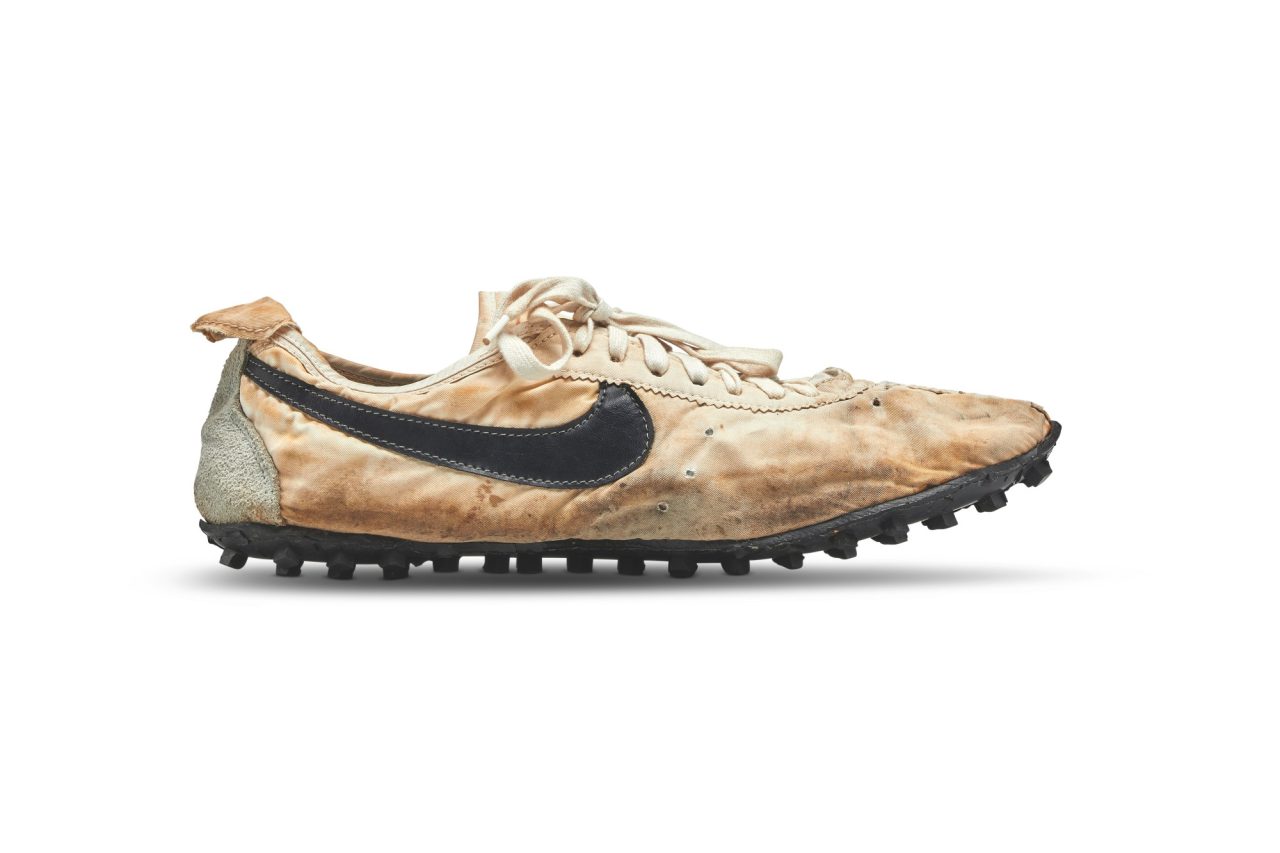 nike-moon-shoe-sothebys-0007-med-l
