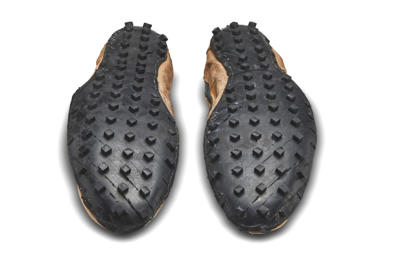 nike-moon-shoe-sothebys-0013-out-opt02