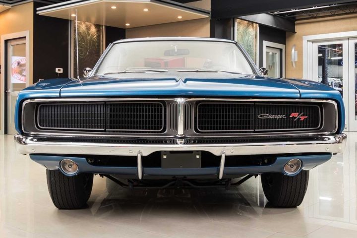 professionally-built-and-restored-1969-dodge-charger-r-t-hemi (2)
