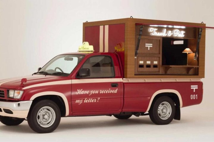 toyota-hilux-post-car-mobile-post-office