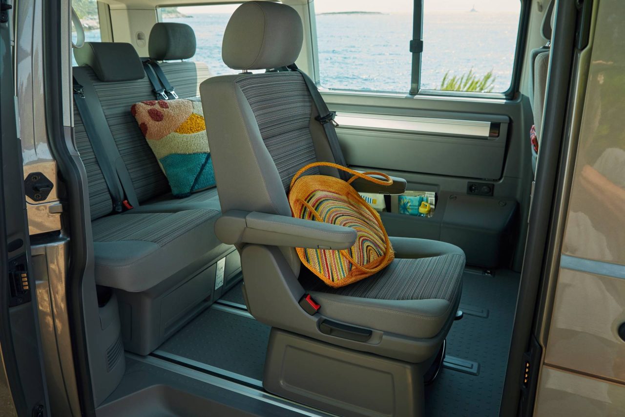 2020-vw-california-beach-with-mini-kitchen-5