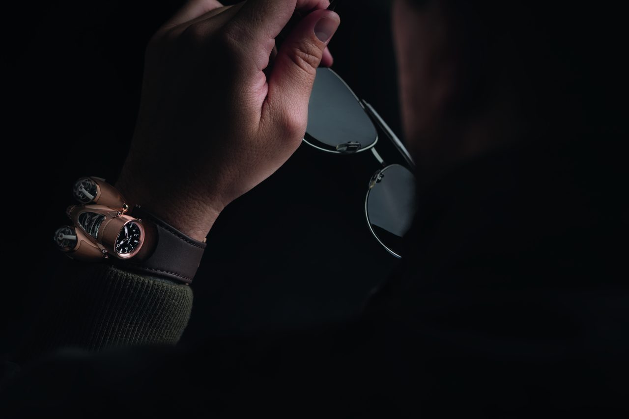 HM9_Flow_Air-Edition_RG_wristshot_HRES_CMYK