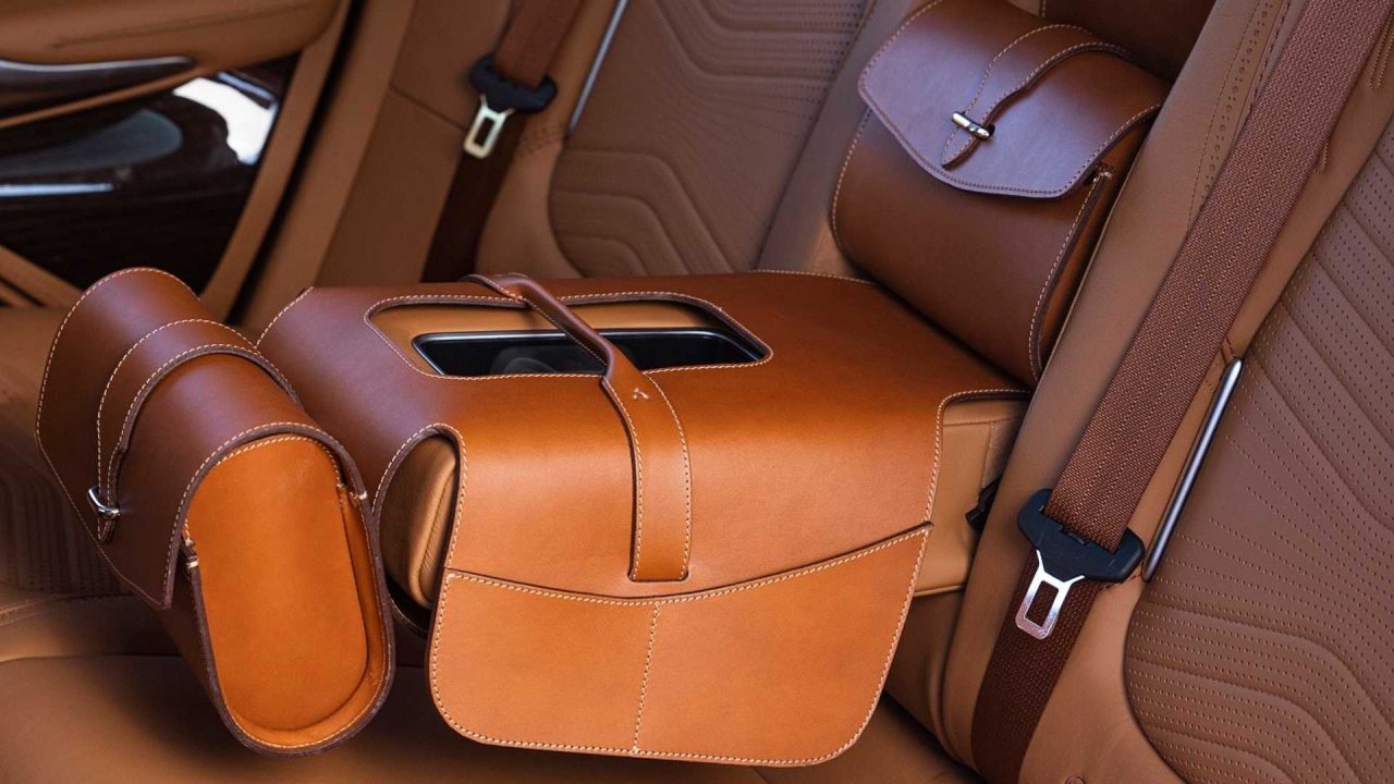 aston-martin-dbx-accessories (2)