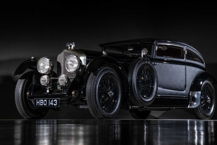 drop-jaws-with-this-dramatic-1953-bentley-blue-train-recreation (2)