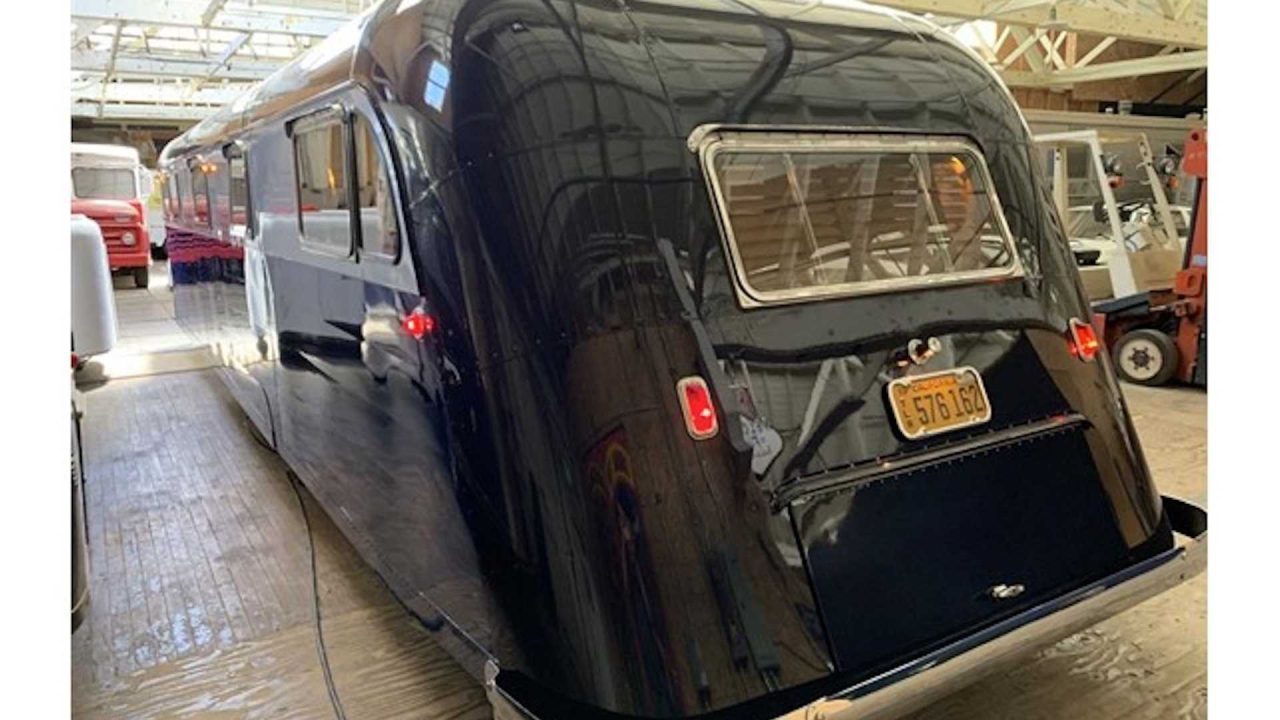 one-of-the-world-s-most-luxurious-motorhomes-to-be-auctioned-in-january (1)