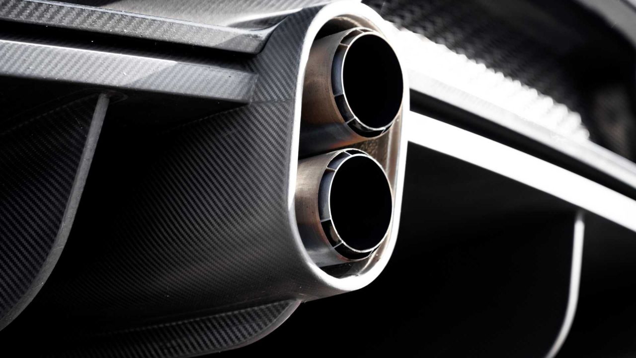 bugatti-3d-printed-titanium-exhaust-covers (1)