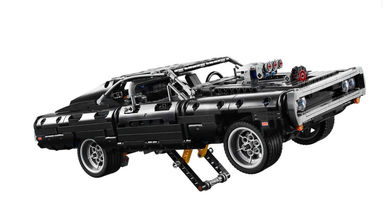 dom-s-dodge-charger-lego-technic (1)