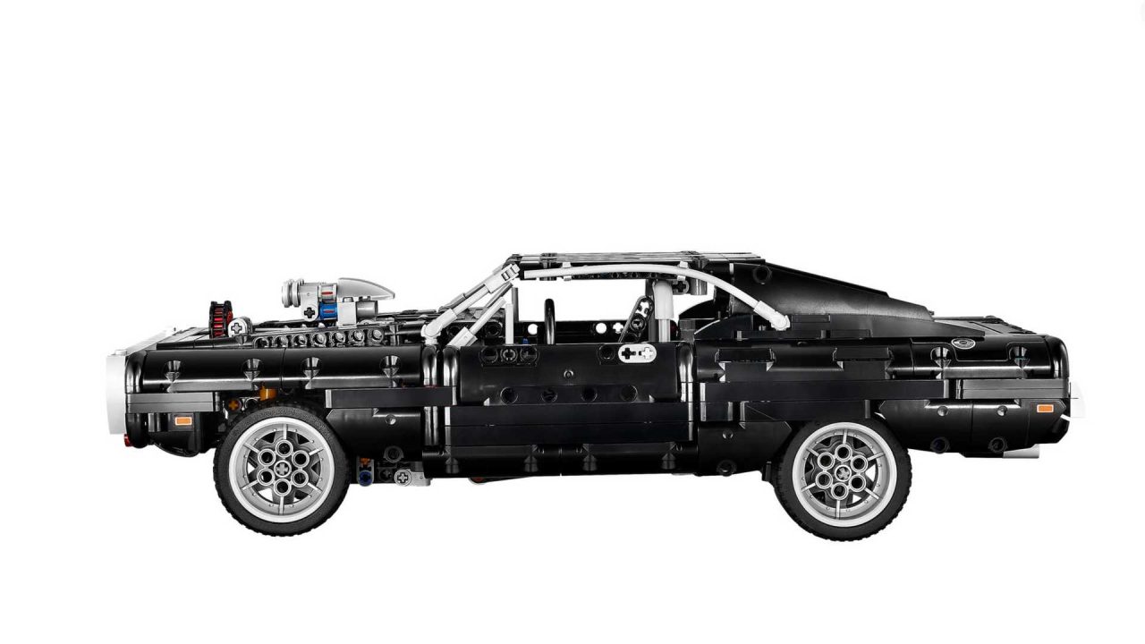 dom-s-dodge-charger-lego-technic (3)