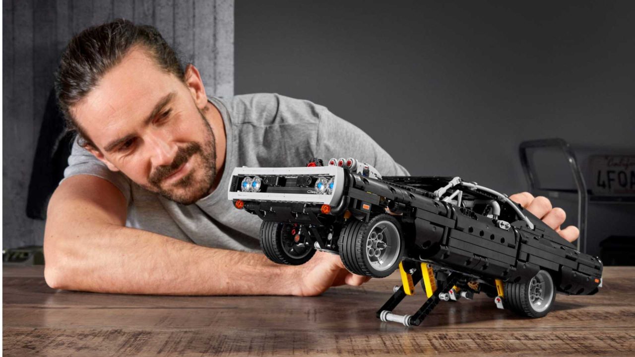 dom-s-dodge-charger-lego-technic (8)