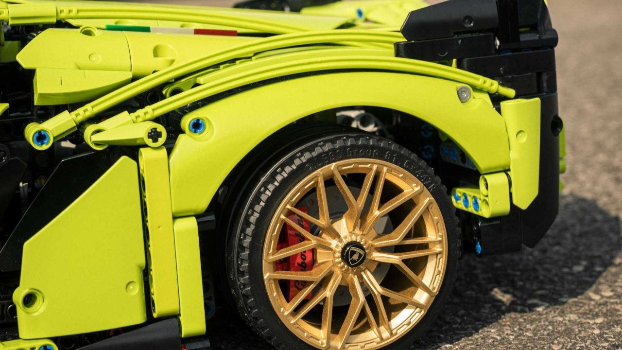 lamborghini-sian-lego-technic (7)
