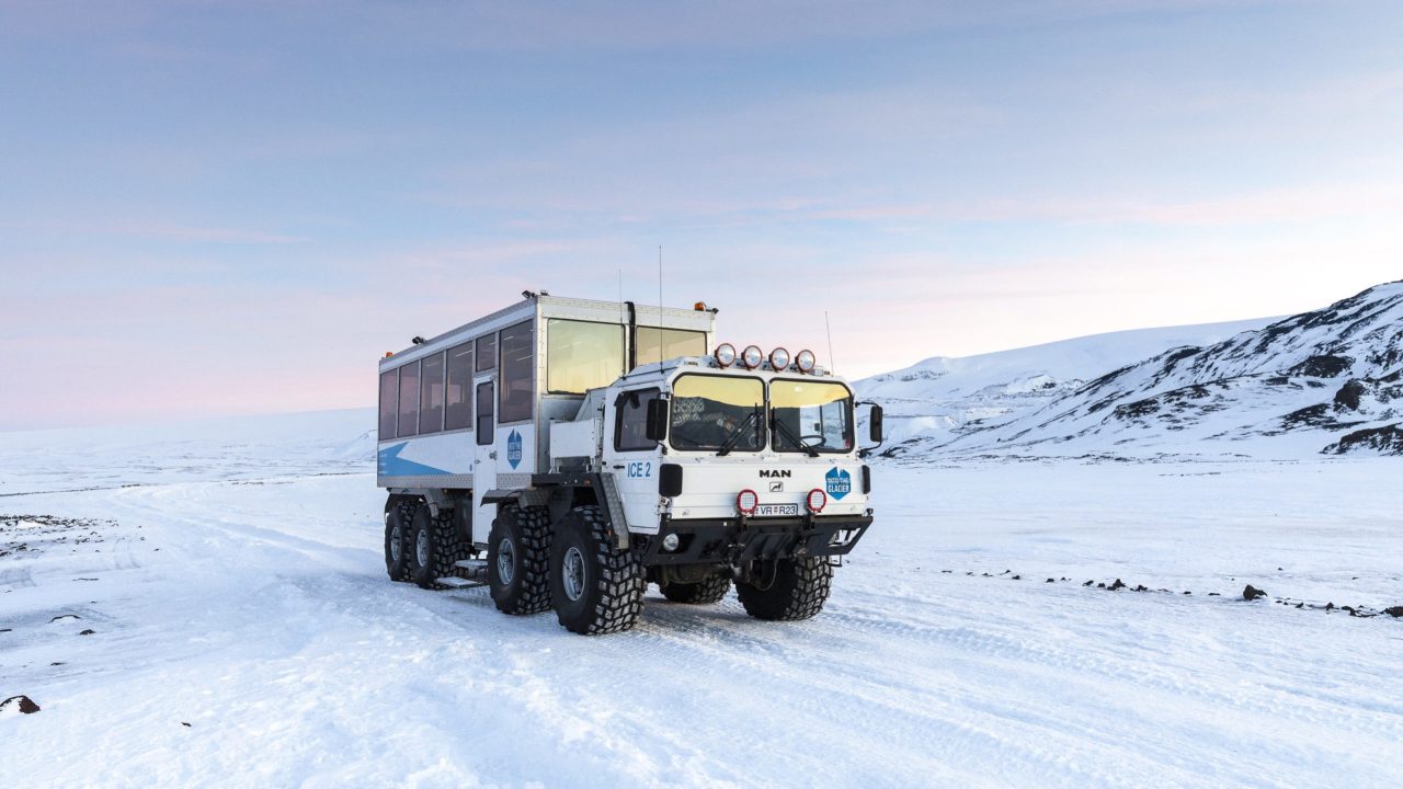 the-massive-tires-of-these-modified-super-jeeps-make-the-glacier-journey-easy-3