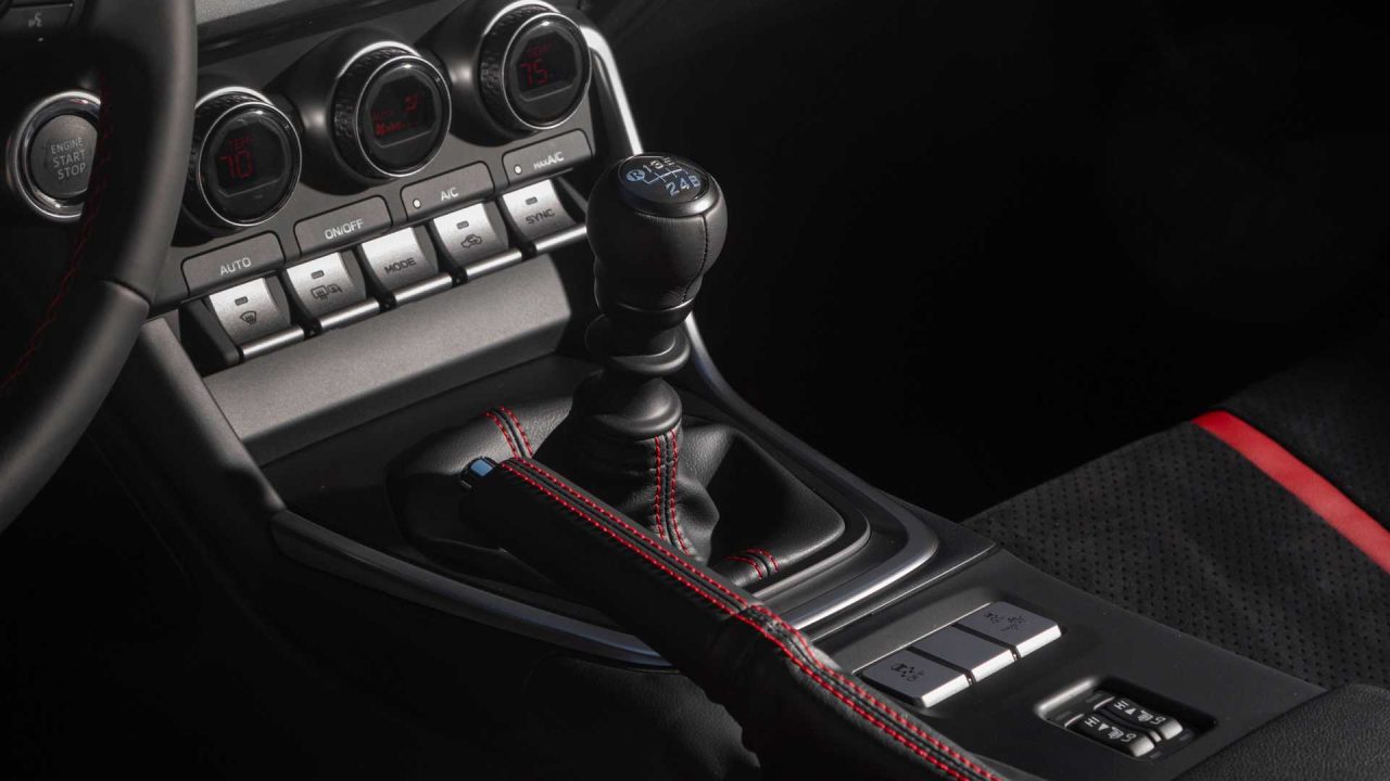 2022-subaru-brz-interior-cockpit (1)