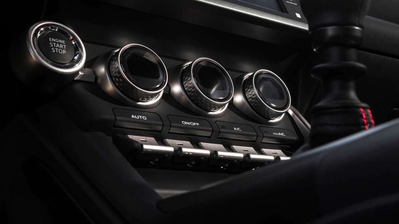 2022-subaru-brz-interior-switches