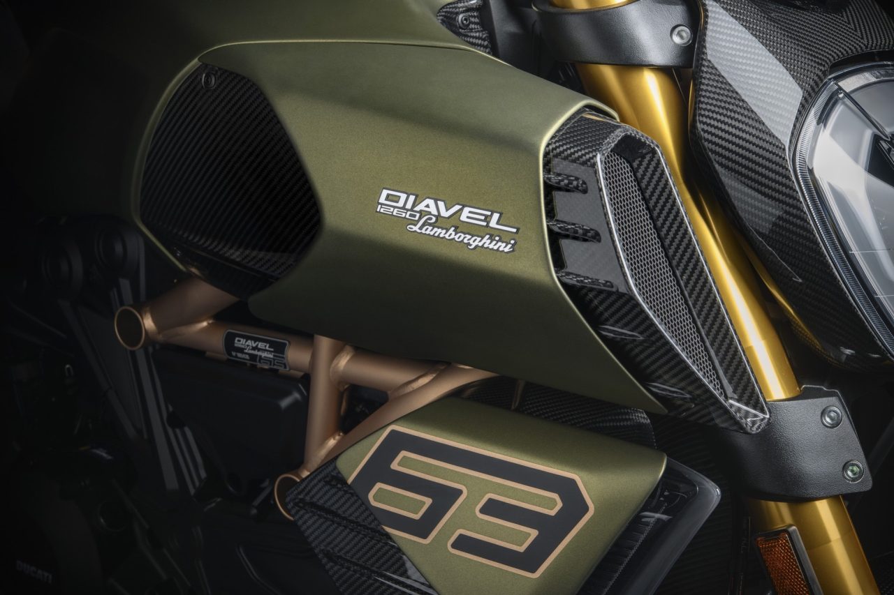 Ducati-Diavel-1260-Lamborghini-6