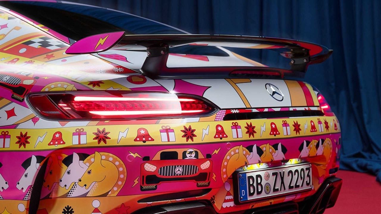 mercedes-benz-vehicles-that-matches-your-ugly-christmas-sweater (10)