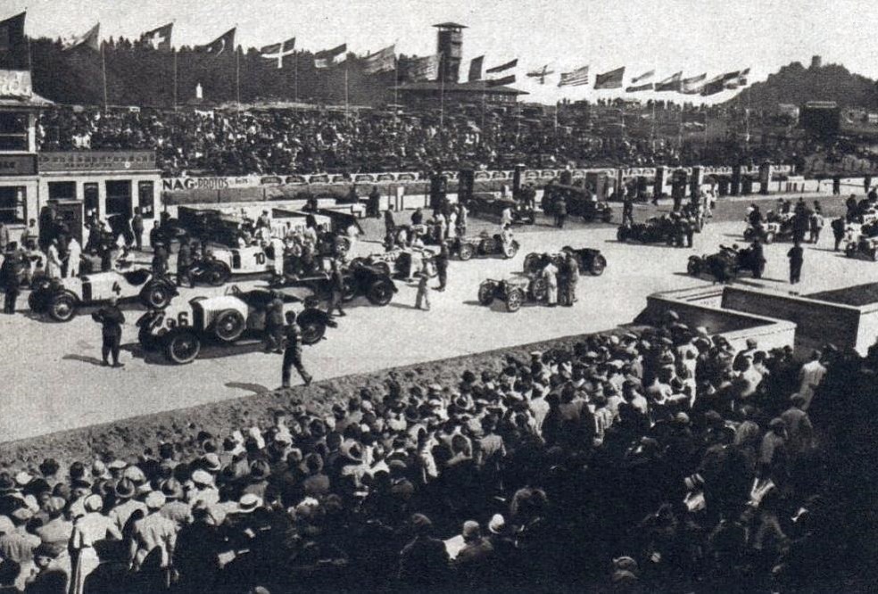n-rburgring_1929-_d-part_du_grand_prix_national_allemand