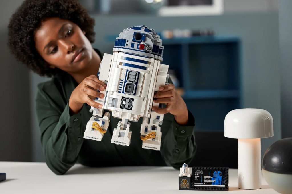 LEGO-Star-Wars-75308-R2-D2-24