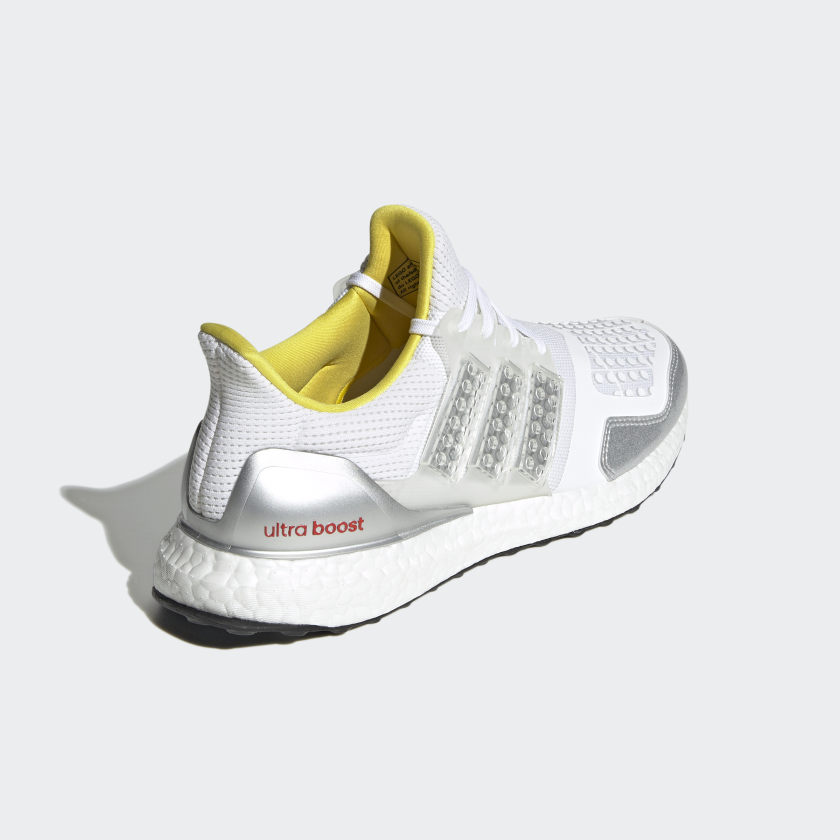 adidas_Ultraboost_DNA_x_LEGO(r)_Plates_Shoes_White_FY7690_05_standard