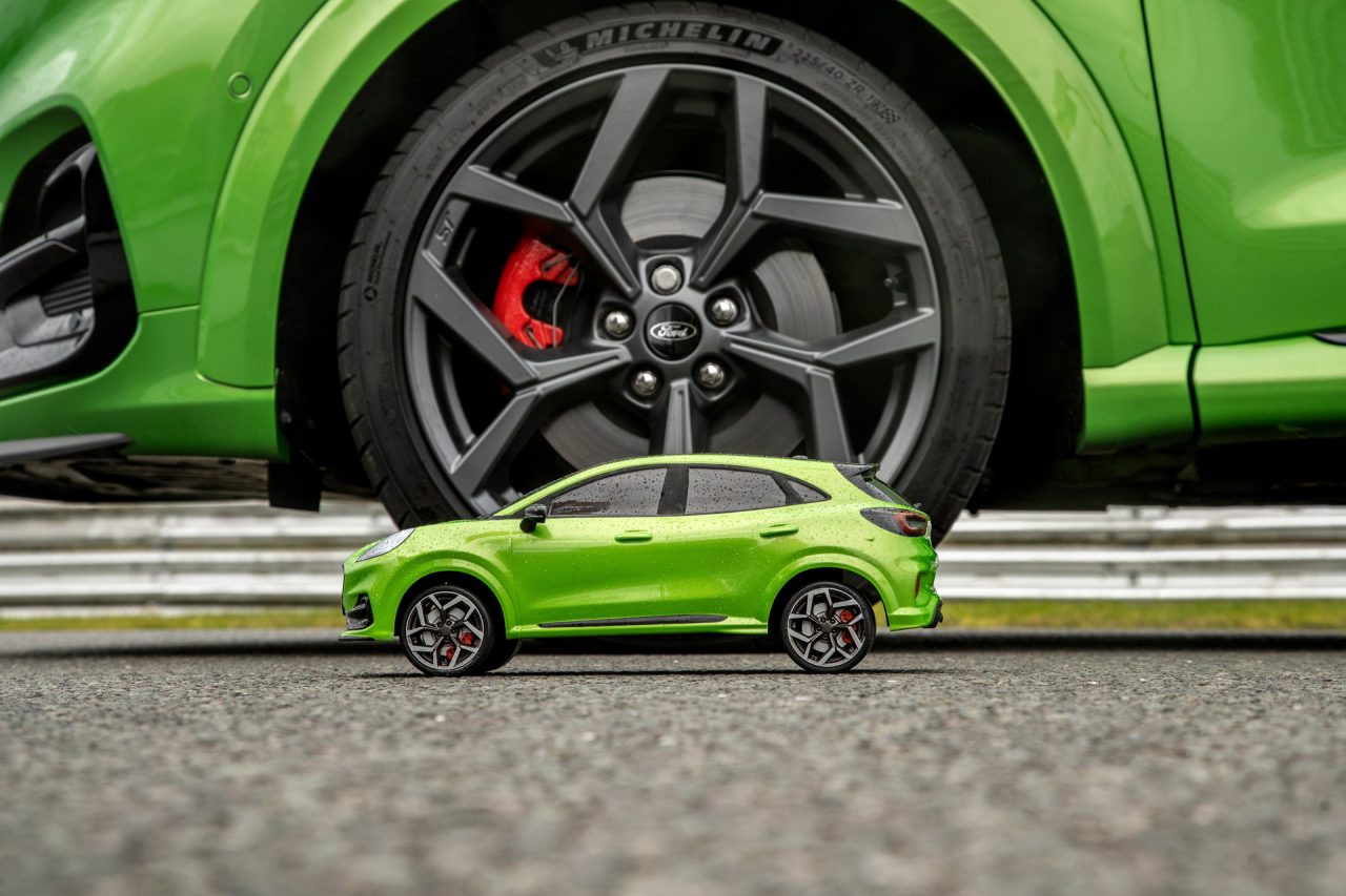 ford-puma-st-vs-puma-rc-car-1