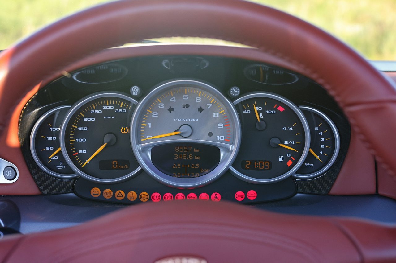 2004-Porsche-Carrera-GT-29