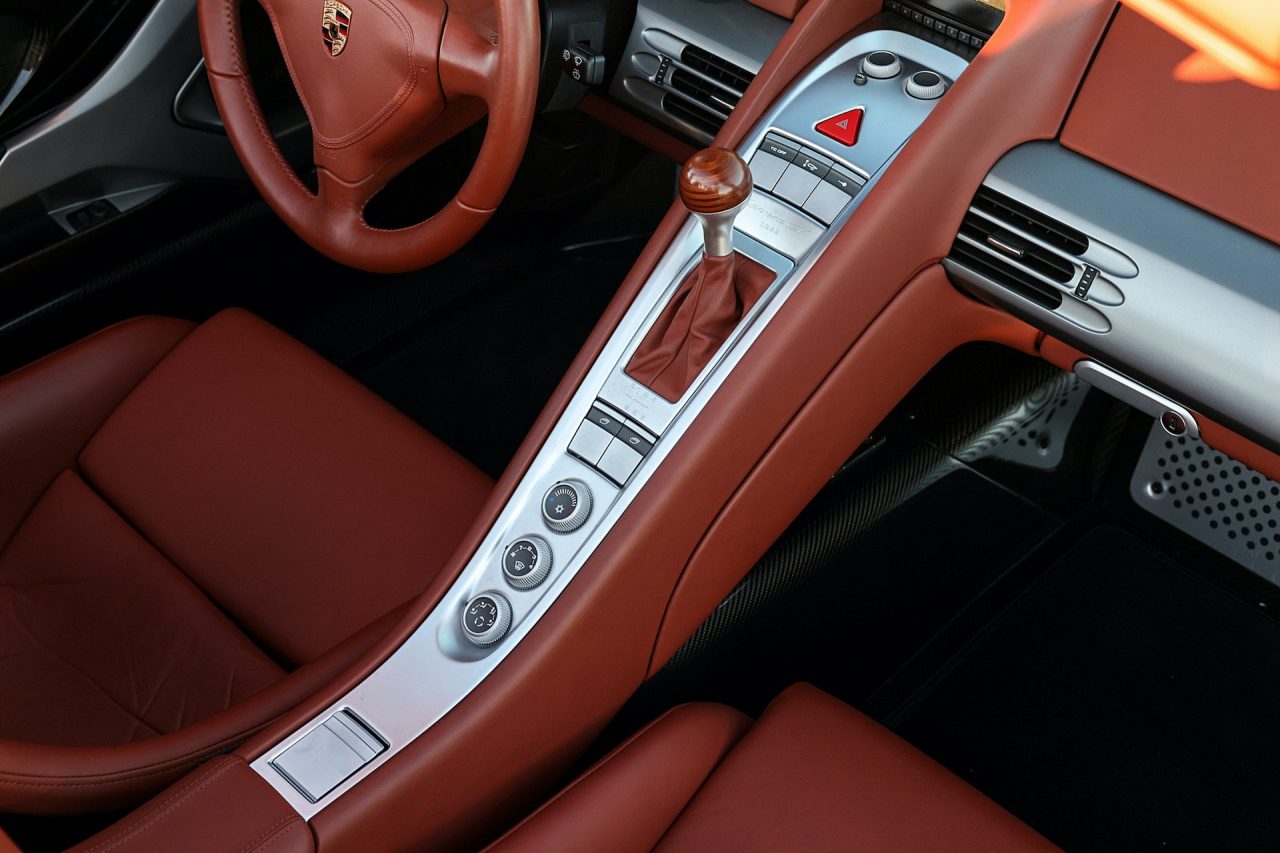 2004-Porsche-Carrera-GT-33