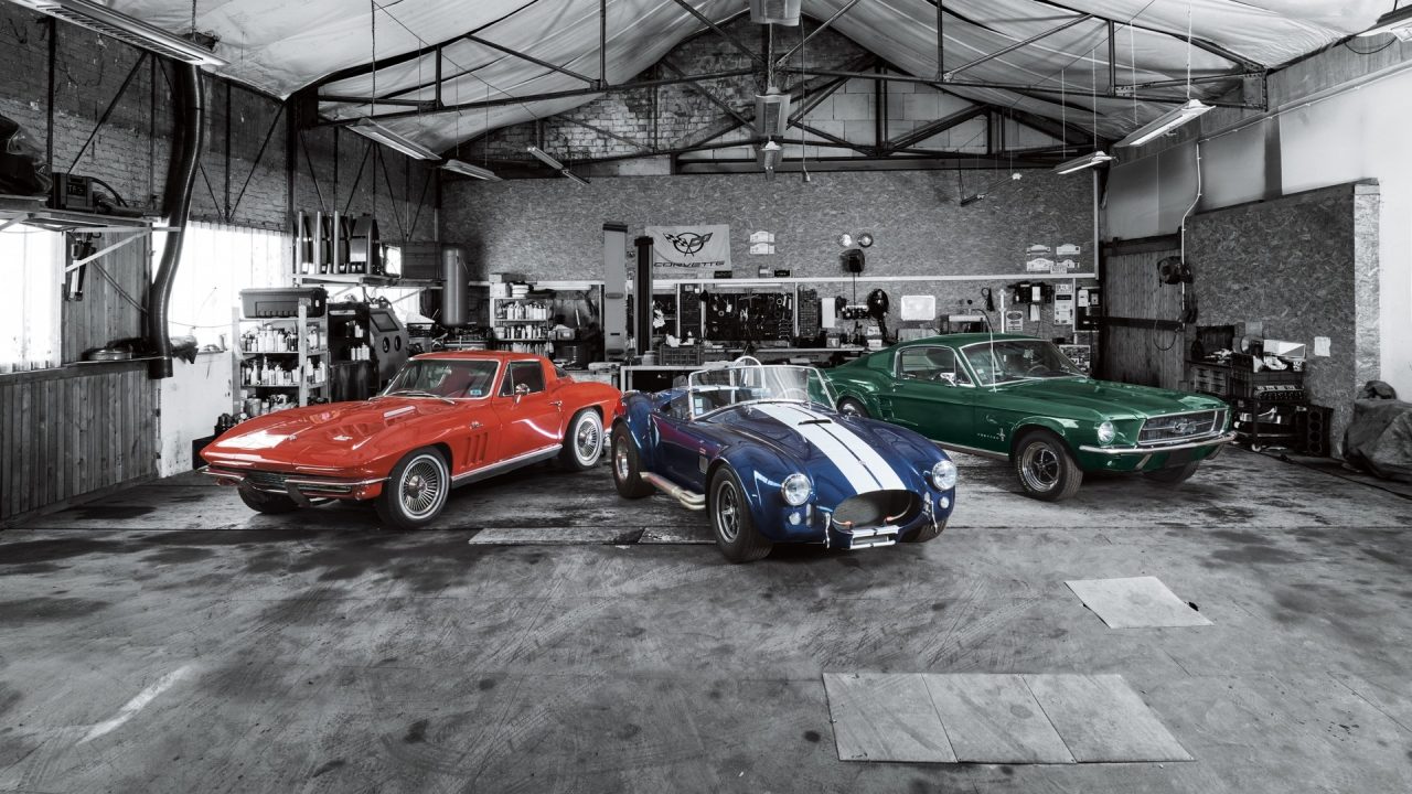 28_three-icons-of-the-american-car-culture_chevrolet-corvette-shelby-cobra-ford-mustang-from-left-to-right_rgb