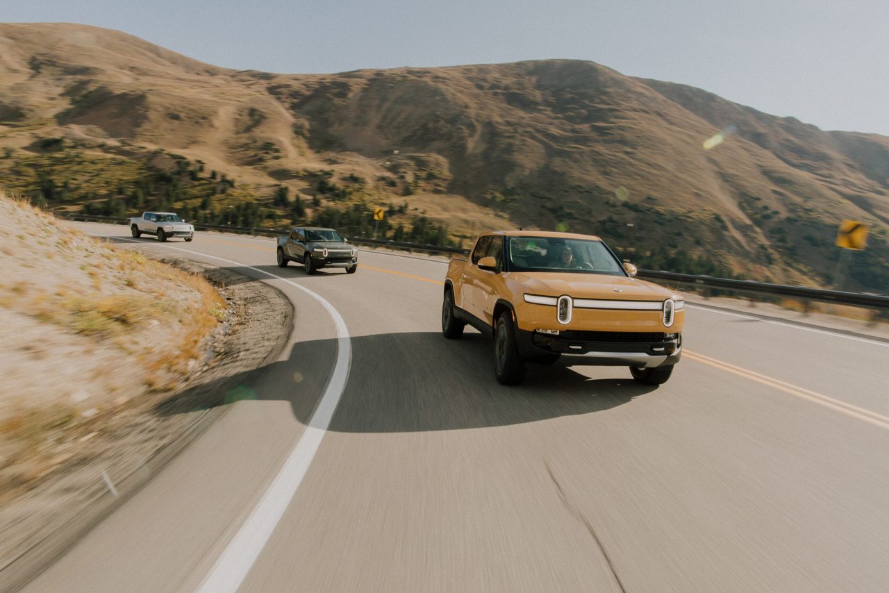 2022-Rivian-R1T-16