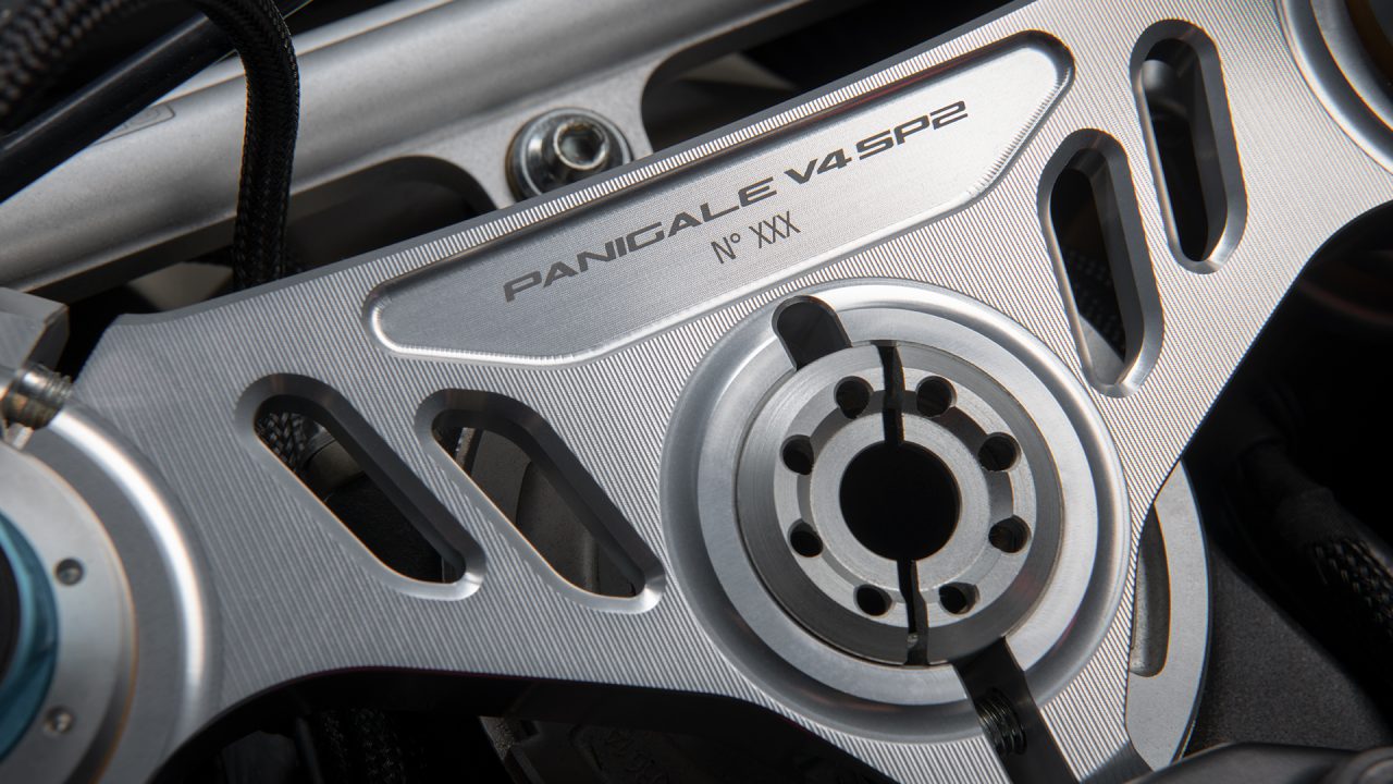 Panigale-V4-SP2-08-Studio-gallery-1920×1080