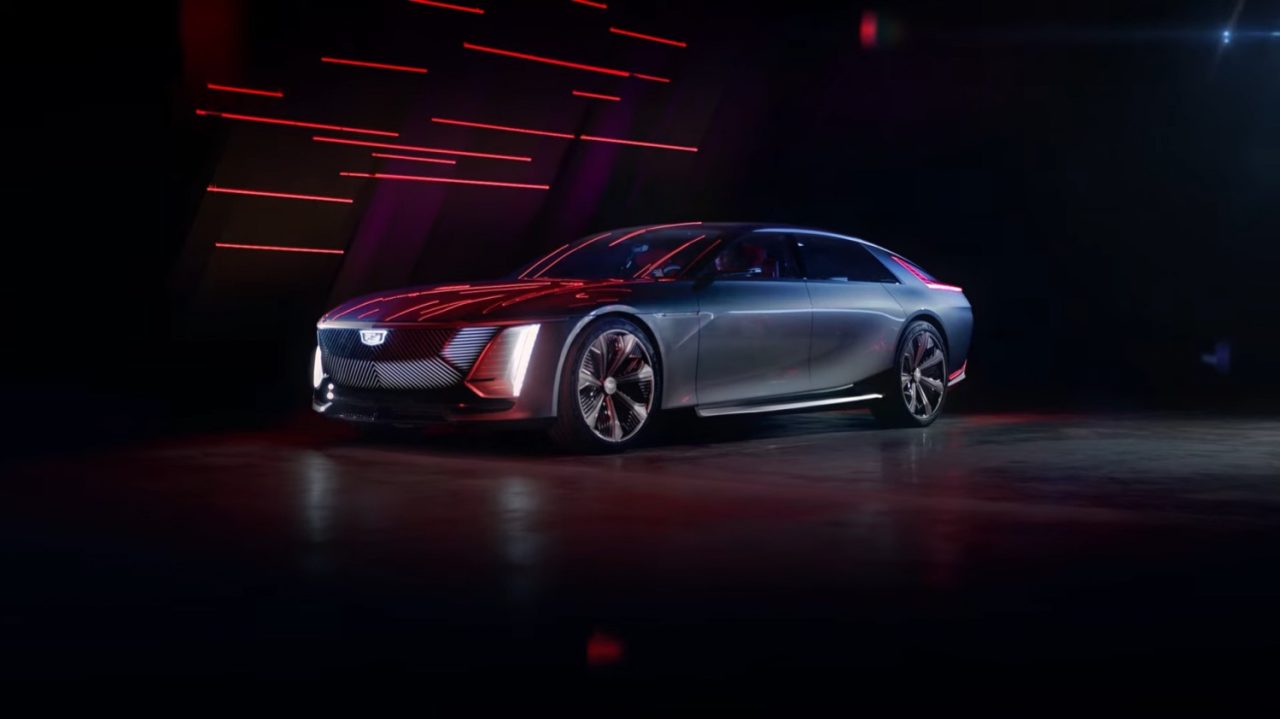 gm-finally-rolls-out-the-cadillac-celestiq-onto-the-runway-sporting-a-sleek-design-and-sophisticated-tech-innovations