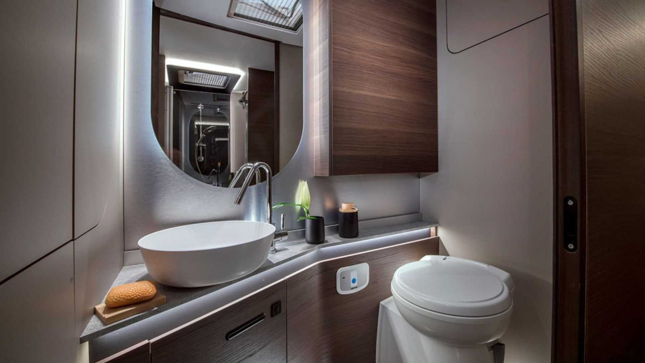 adria-supersonic-sprinter-motorhome (7)