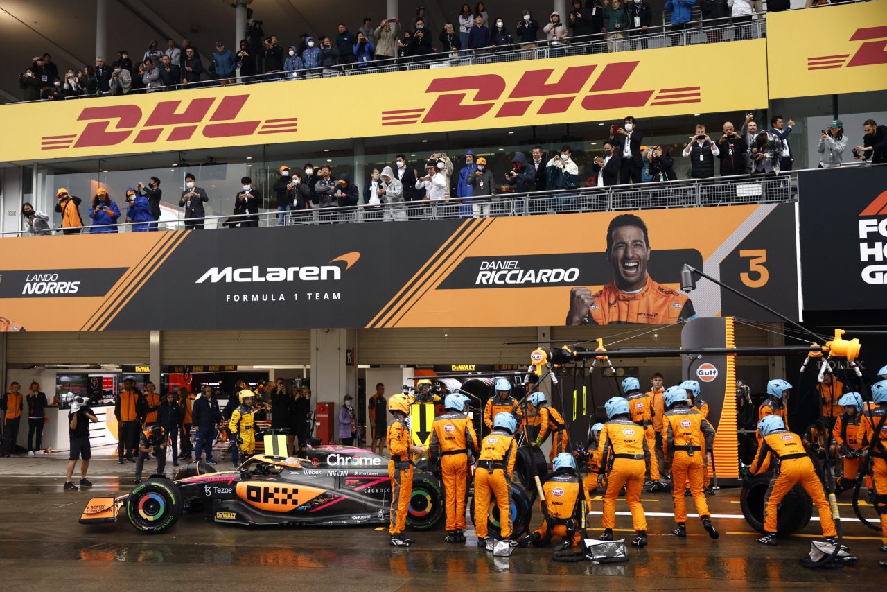 Daniel Ricciardo, McLaren MCL36, in the pits