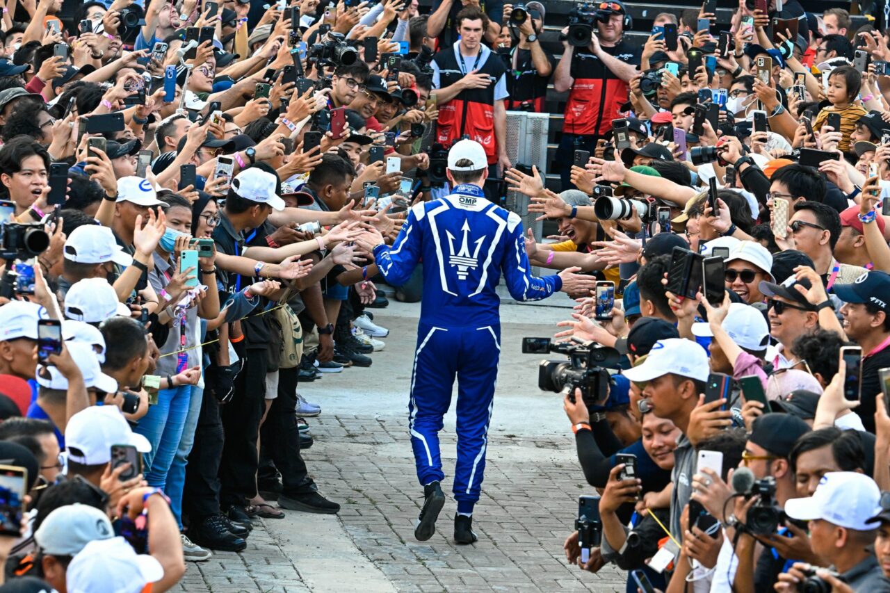 EPS910_150647_GHZ1989-web