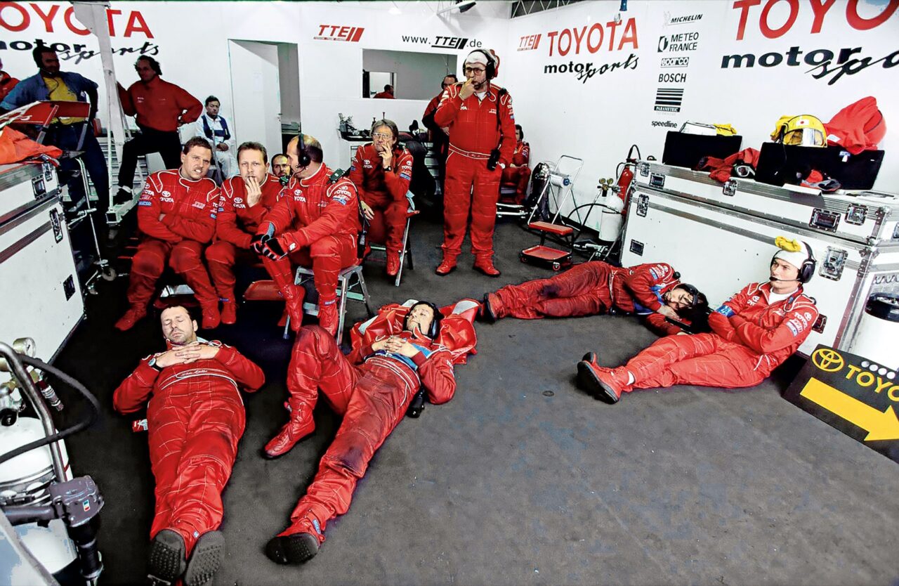 MOTORSPORT / LE MANS 24 HOURS 1998