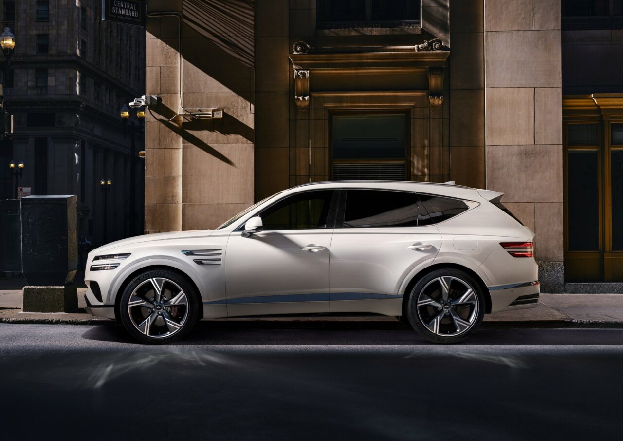 wowzers-2024-genesis-gv80-interior-looks-like-a-crossbreed-between-bentley-and-bmw_6 (1)